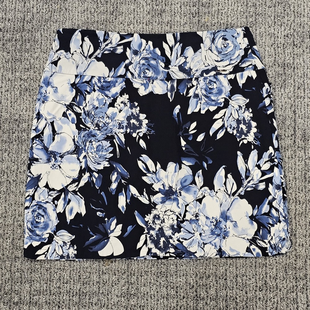 S.C. & Co Womens Skort Sz Large Blue White Floral Pull On Front Pockets